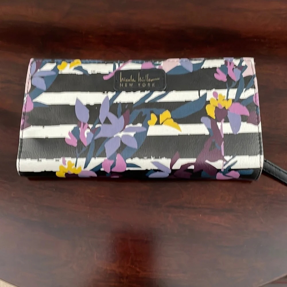 Nicole Miller wallet